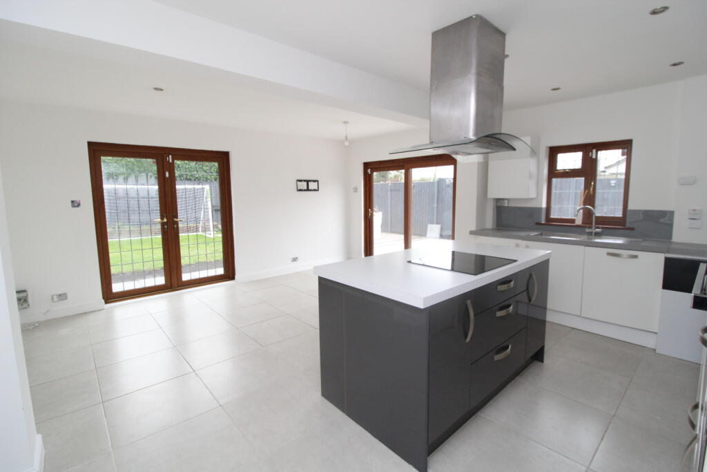 4 bed Semi Detached for rent in . From Beresfords Lettings - at Brentwood