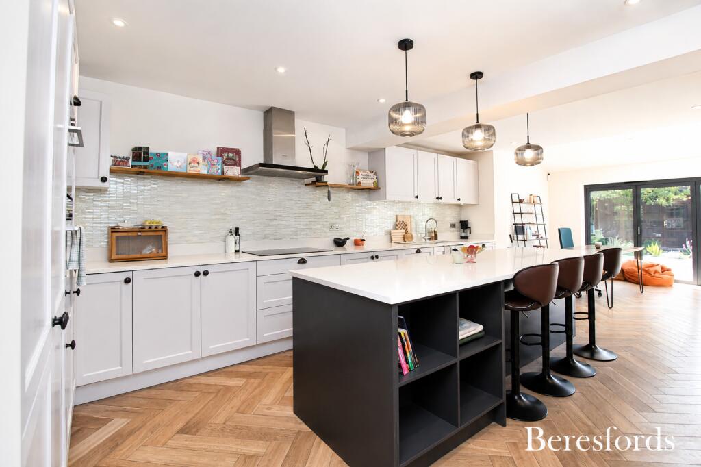 4 bed Detached for rent in Ingrave. From Beresfords Lettings - at Brentwood