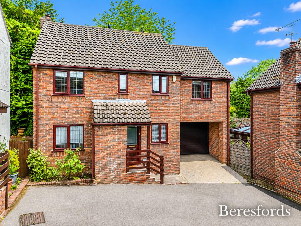 4 bed Detached for rent in South Weald. From Beresfords Lettings - at Brentwood