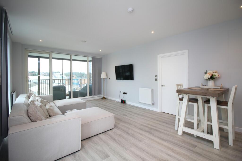 2 bed Apartment for rent in Billericay. From Beresfords - Billericay