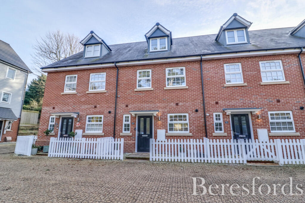 4 bed Mid Terraced House for rent in Halstead. From Beresfords - Braintree 4 bed Mid Terraced House for rent in Halstead. From Beresfords - Braintree