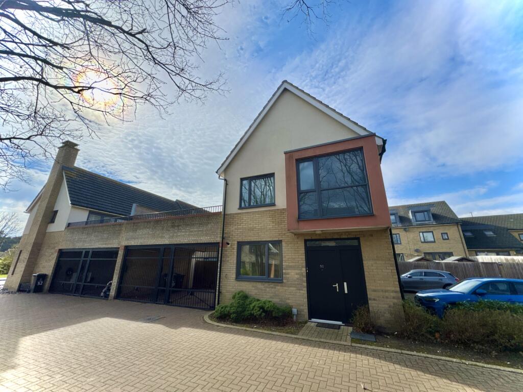 3 bed Link detached for rent in Colchester. From Beresfords - Colchester