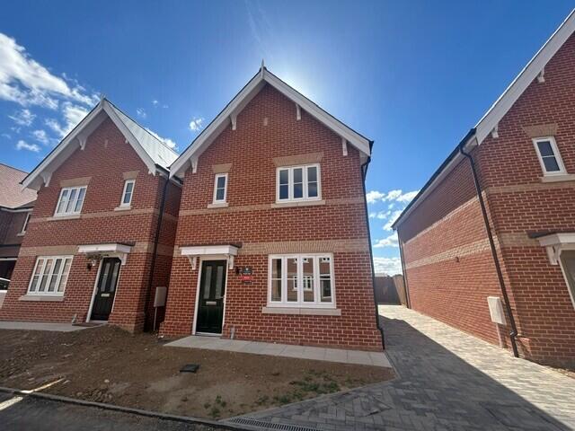 3 bed Detached for rent in Colchester. From Beresfords - Colchester 3 bed Detached for rent in Colchester. From Beresfords - Colchester