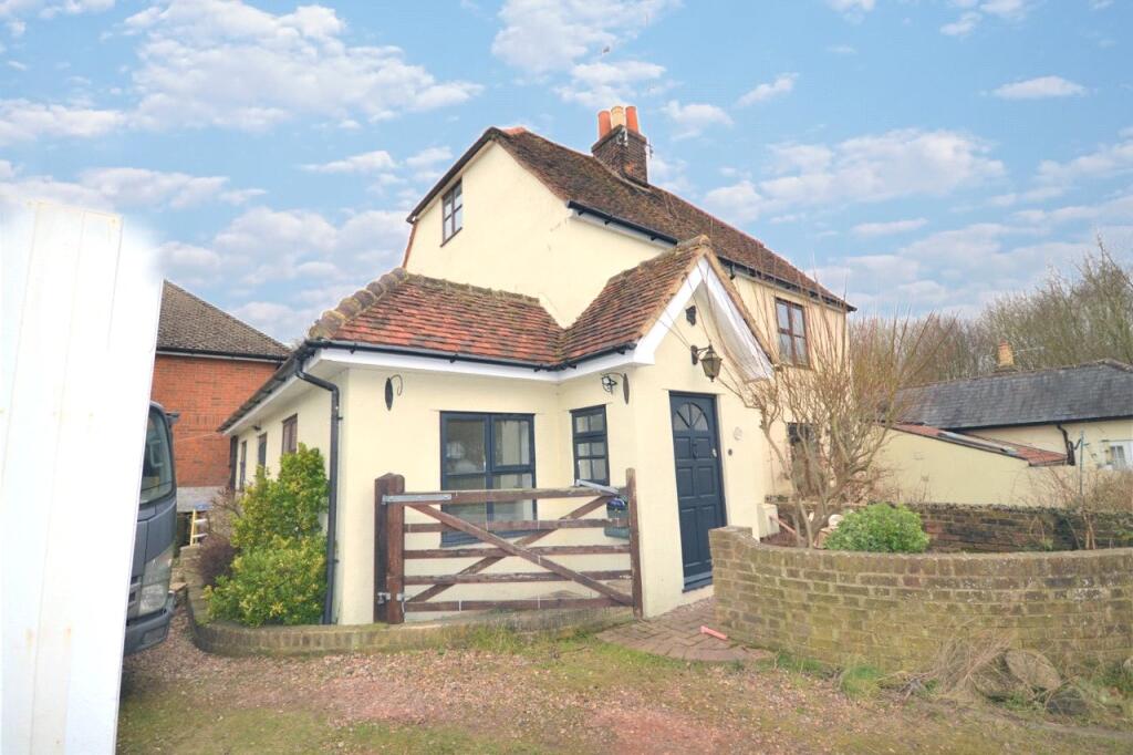 3 bed Semi Detached for rent in Bishop's Stortford. From Beresfords - Dunmow 3 bed Semi Detached for rent in Bishop's Stortford. From Beresfords - Dunmow