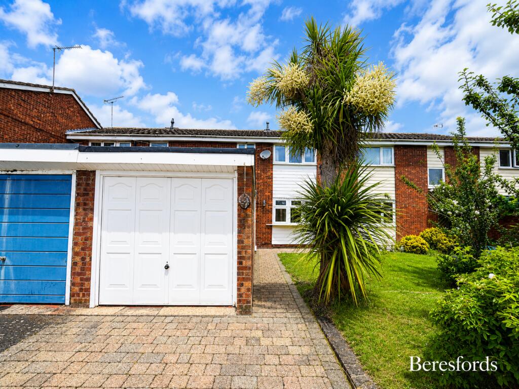 3 bed Mid Terraced House for rent in Rivenhall. From Beresfords - Witham 3 bed Mid Terraced House for rent in Rivenhall. From Beresfords - Witham