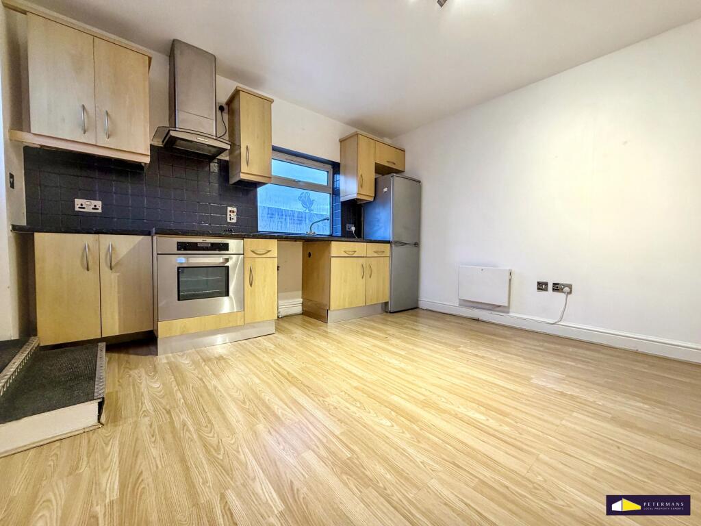 1 bed House (unspecified) for rent in Stanmore. From Petermans - Edgware