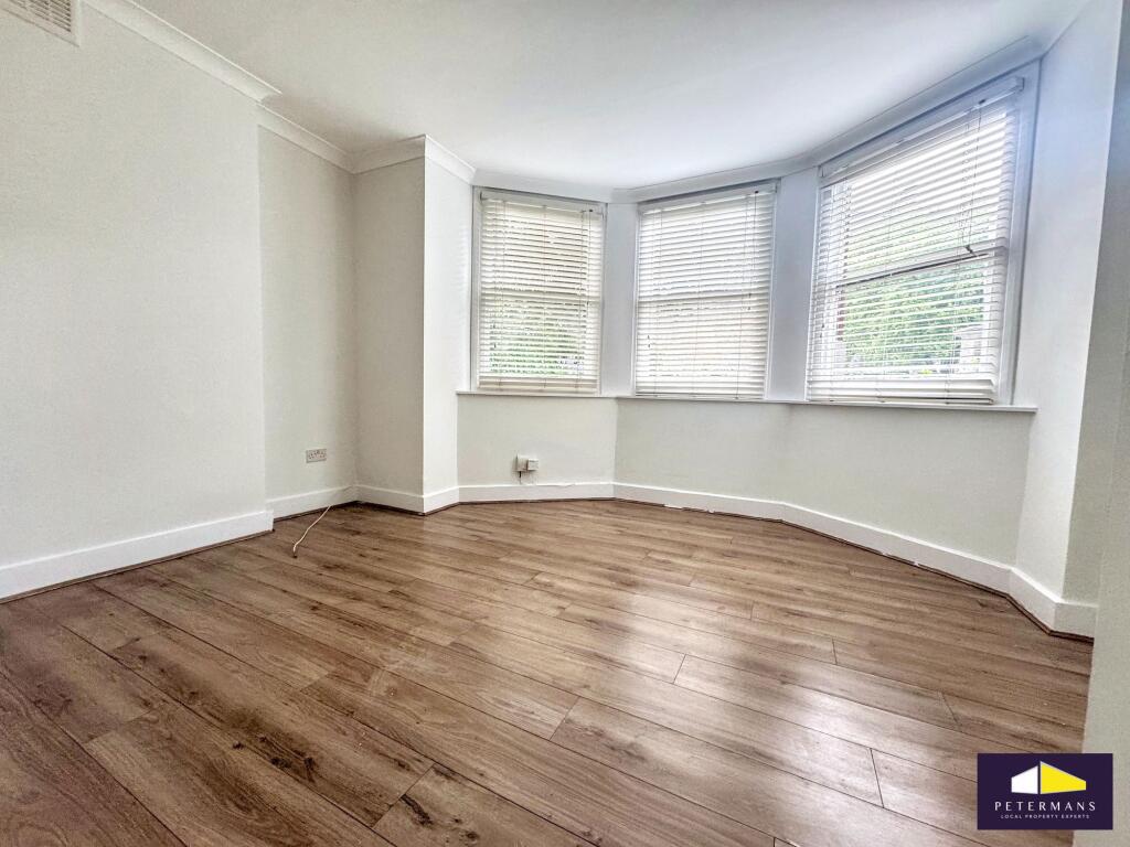 2 bed 1st Floor Flat for rent in Clapham. From Petermans - London