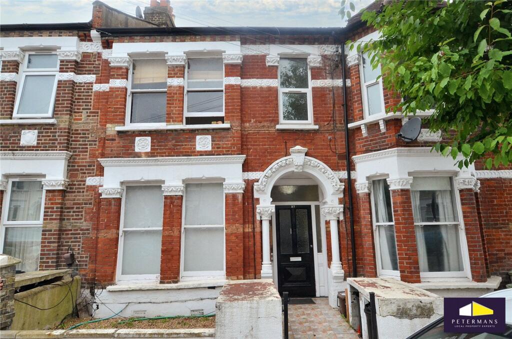 1 bed 1st Floor Flat for rent in Battersea. From Petermans - London