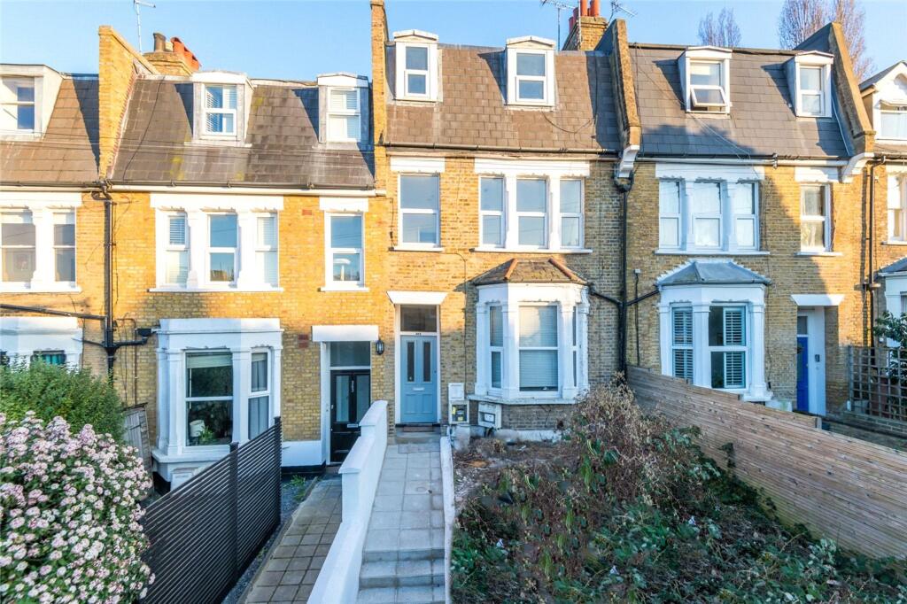 3 bed Apartment for rent in London. From Petermans - London