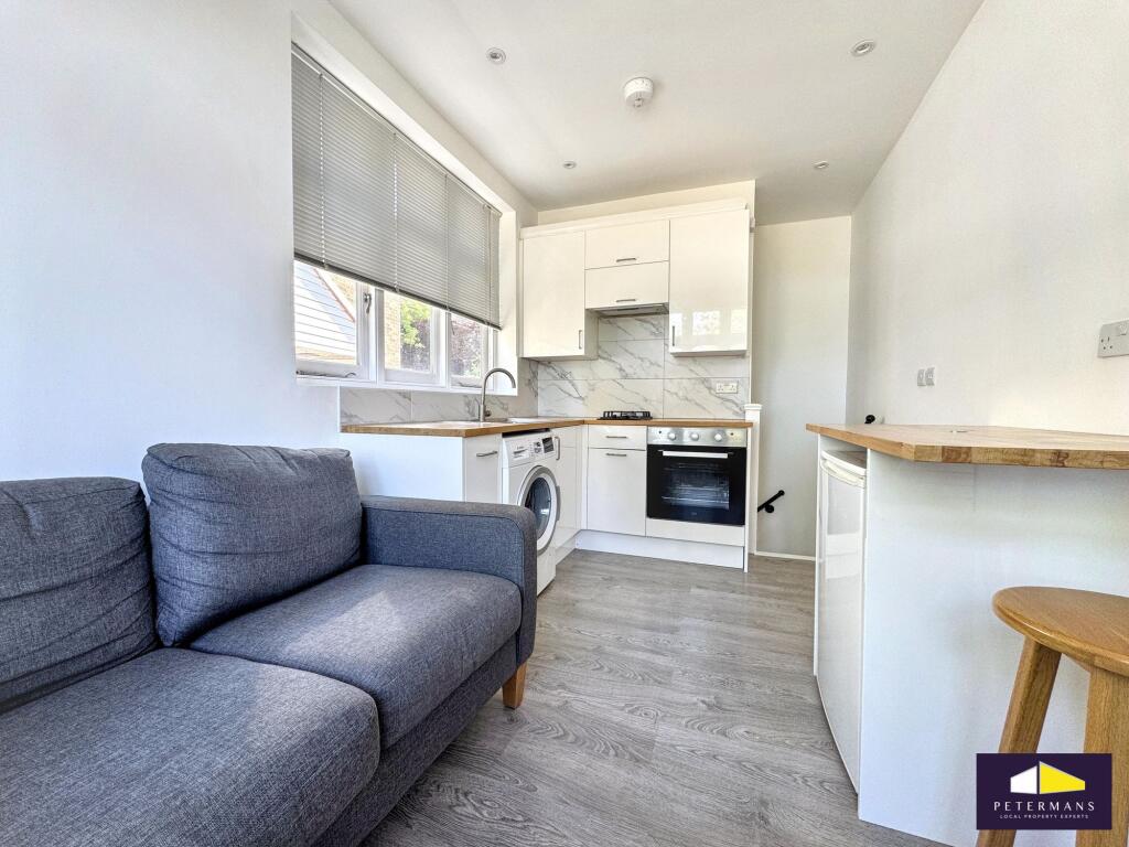 1 bed 1st Floor Flat for rent in London. From Petermans - London