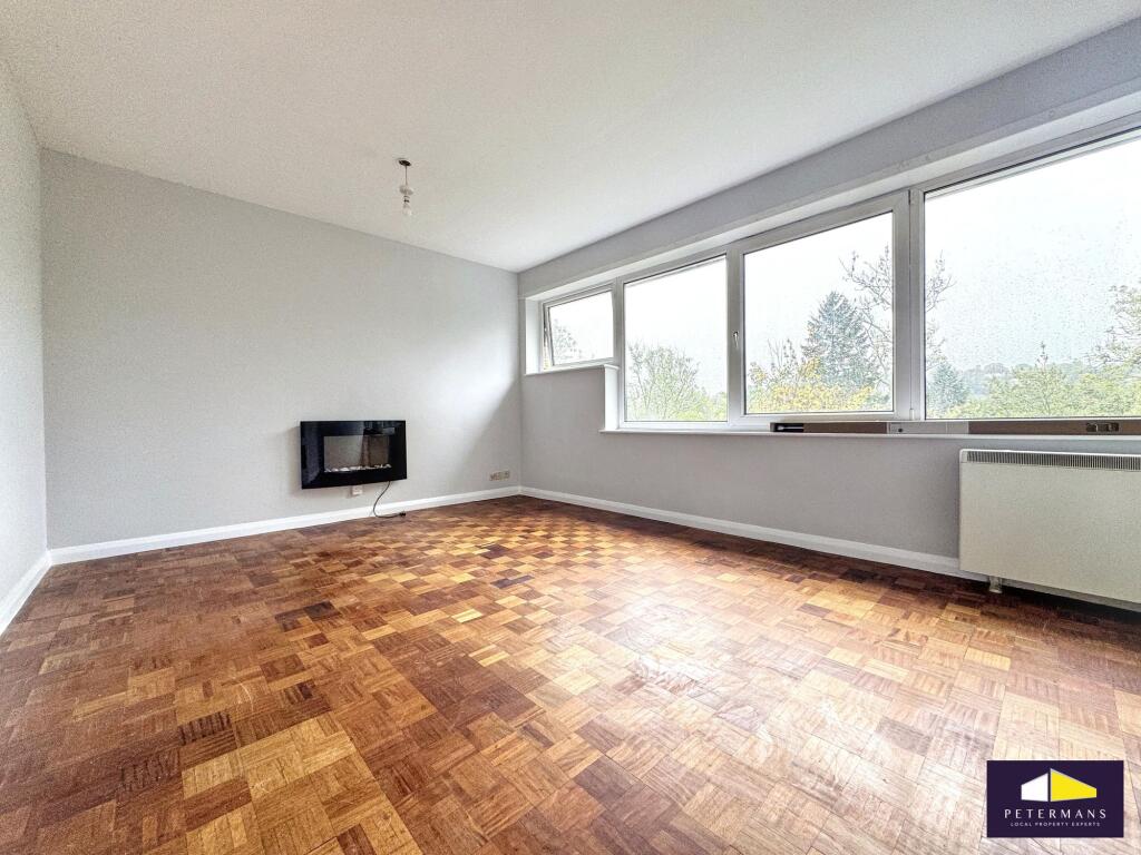 2 bed 1st Floor Flat for rent in Caterham. From Petermans - London