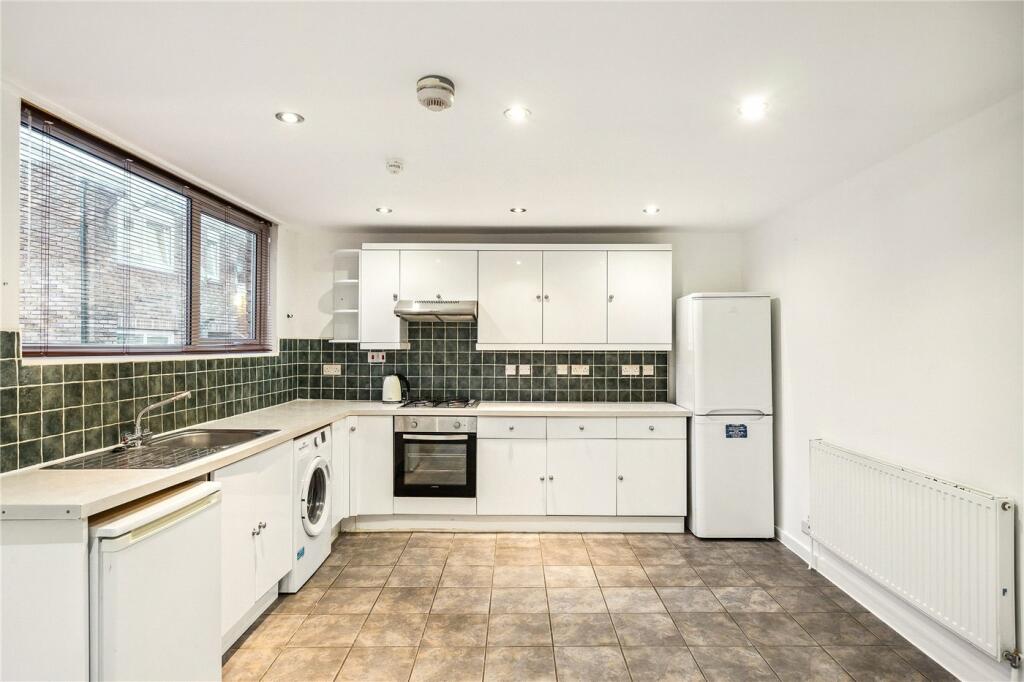 4 bed Mid Terraced House for rent in London. From Winkworth - Herne Hill