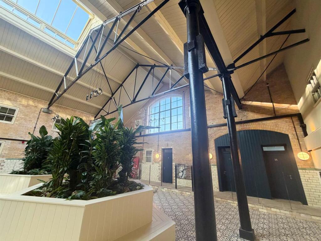 5 bed Apartment for rent in Low Bradfield. From United Homes Limited - Oughtibridge 5 bed Apartment for rent in Low Bradfield. From United Homes Limited - Oughtibridge