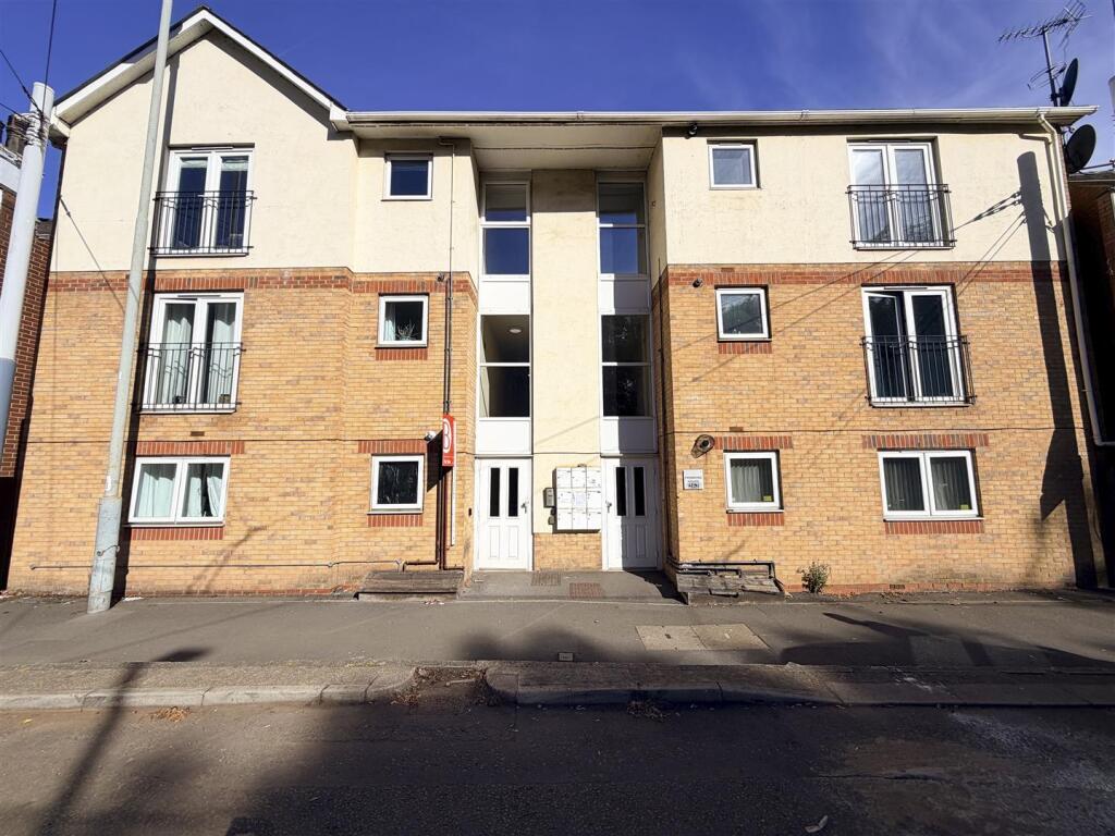 2 bed Apartment for rent in Dungworth. From United Homes Limited - Oughtibridge