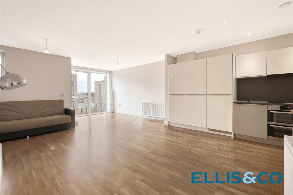 3 bed Apartment for rent in London. From Ellis and Co TOTTENHAM