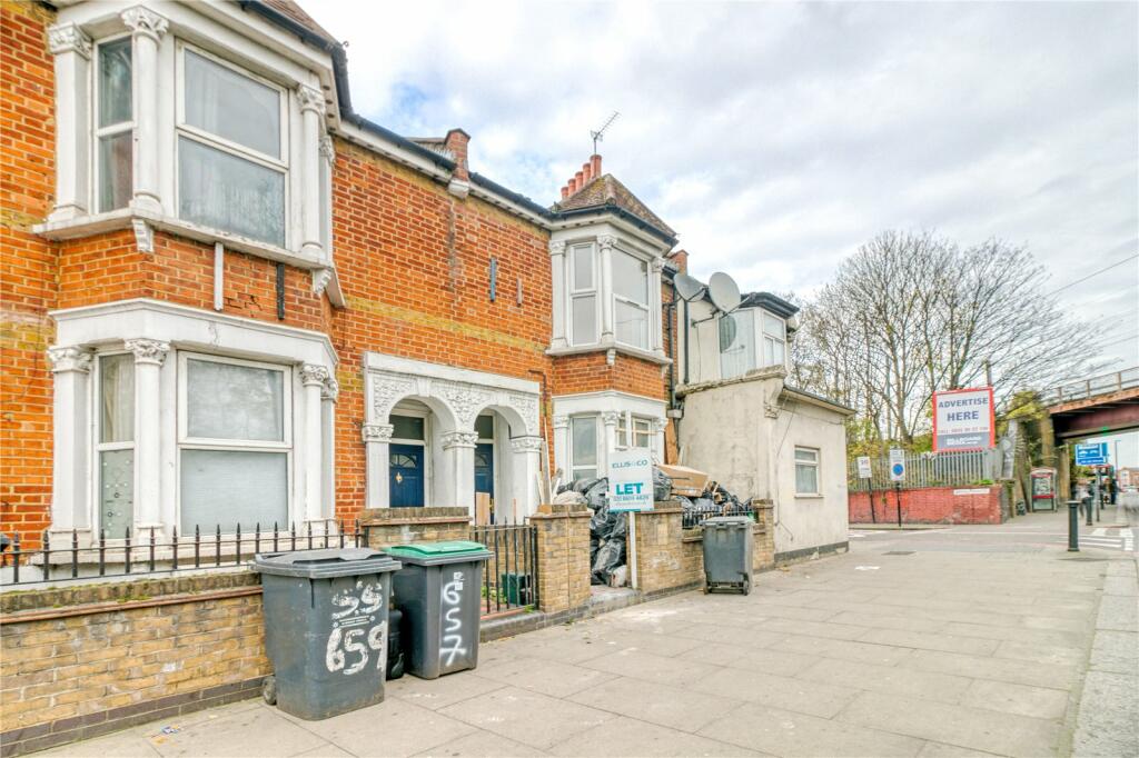 1 bed Detached House for rent in Tottenham. From Ellis and Co TOTTENHAM