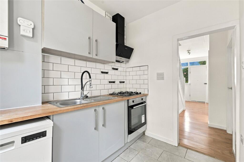 3 bed Mid Terraced House for rent in Tottenham. From Ellis & Co - Tottenham