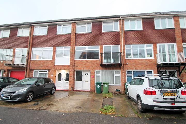 4 bed Mid Terraced House for rent in Ashford. From The Frost Partnership - Ashford