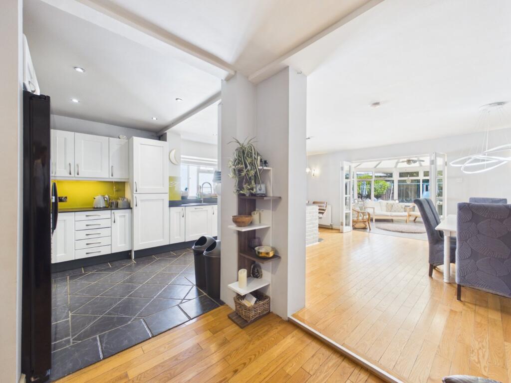 4 bed Semi Detached for rent in Ashford Common. From The Frost Partnership - Ashford 4 bed Semi Detached for rent in Ashford Common. From The Frost Partnership - Ashford