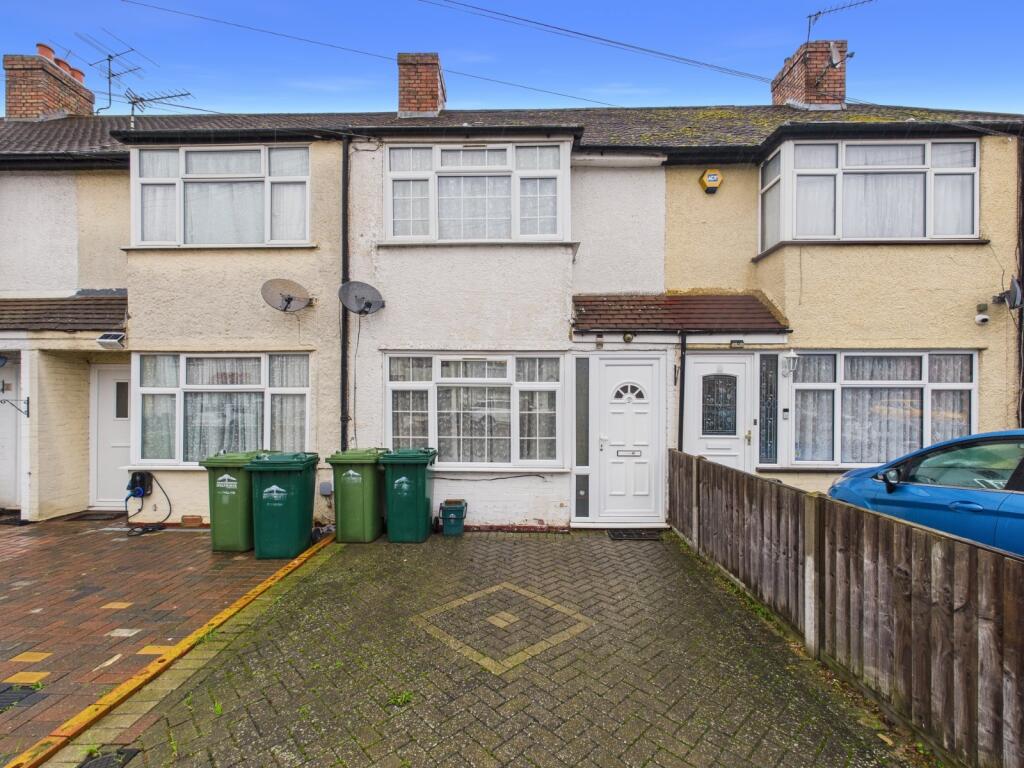 2 bed Mid Terraced House for rent in West Bedfont. From The Frost Partnership - Ashford