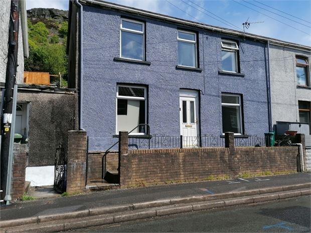 3 bed End of Terrace for rent in Tonypandy. From PHILLIPS HOMES LETTINGS AND SALES - Tonypandy