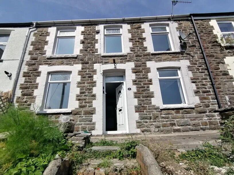 2 bed Mid Terraced House for rent in Ferndale. From PHILLIPS HOMES LETTINGS AND SALES - Tonypandy