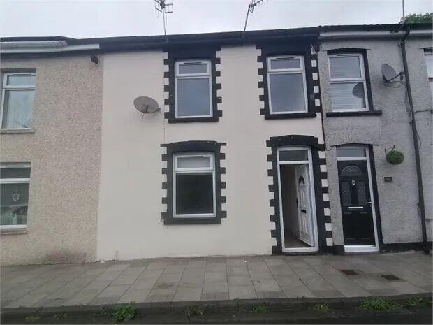 3 bed Mid Terraced House for rent in Wattstown. From PHILLIPS HOMES LETTINGS AND SALES - Tonypandy