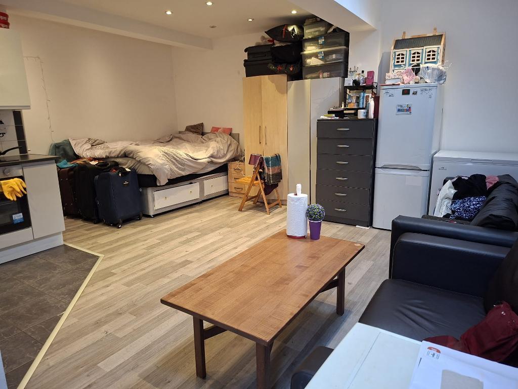 1 bed 1st Floor Flat for rent in Stratford. From Prime Land Property - London