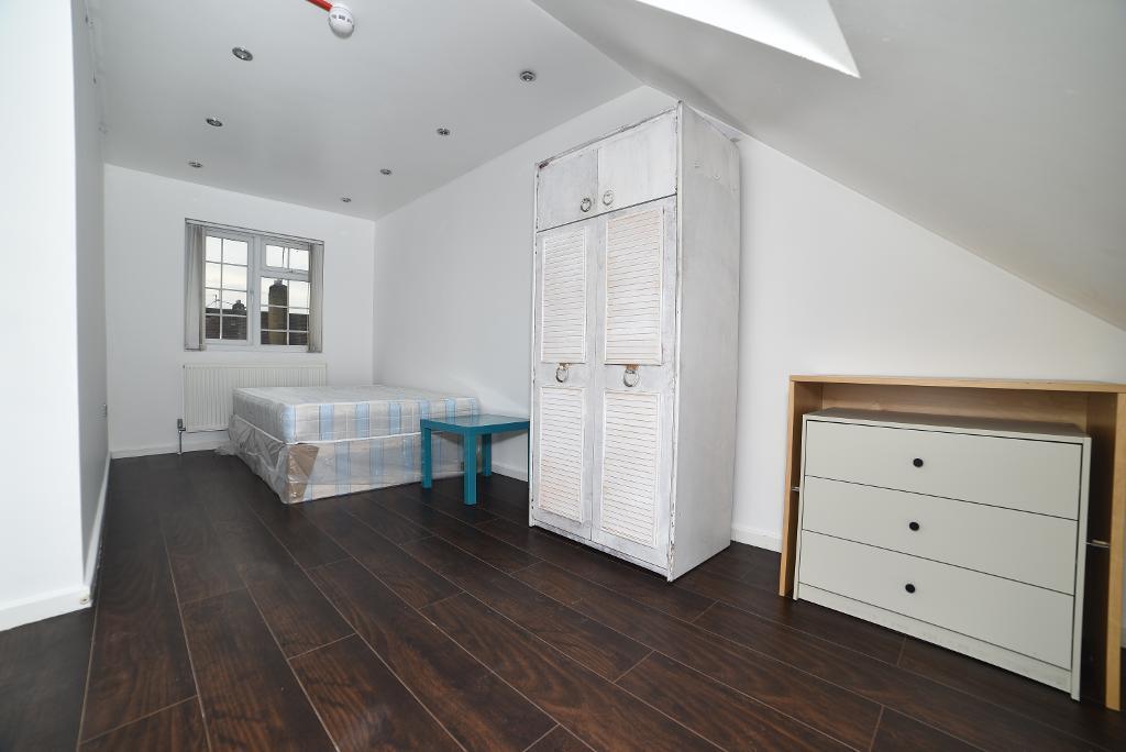 1 bed House Share for rent in Poplar. From Prime Land Property - London