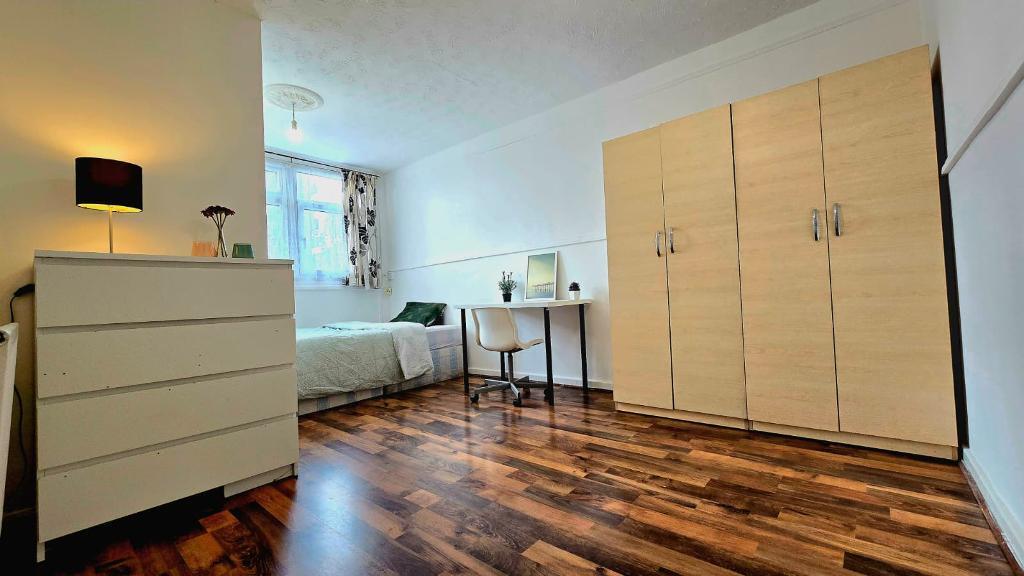 1 bed Flat Share for rent in Stepney. From Prime Land Property - London