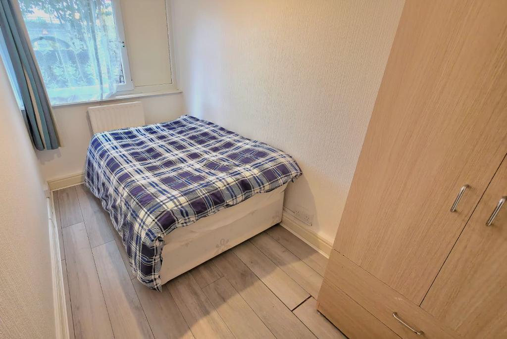 1 bed Flat Share for rent in Bow. From Prime Land Property - London