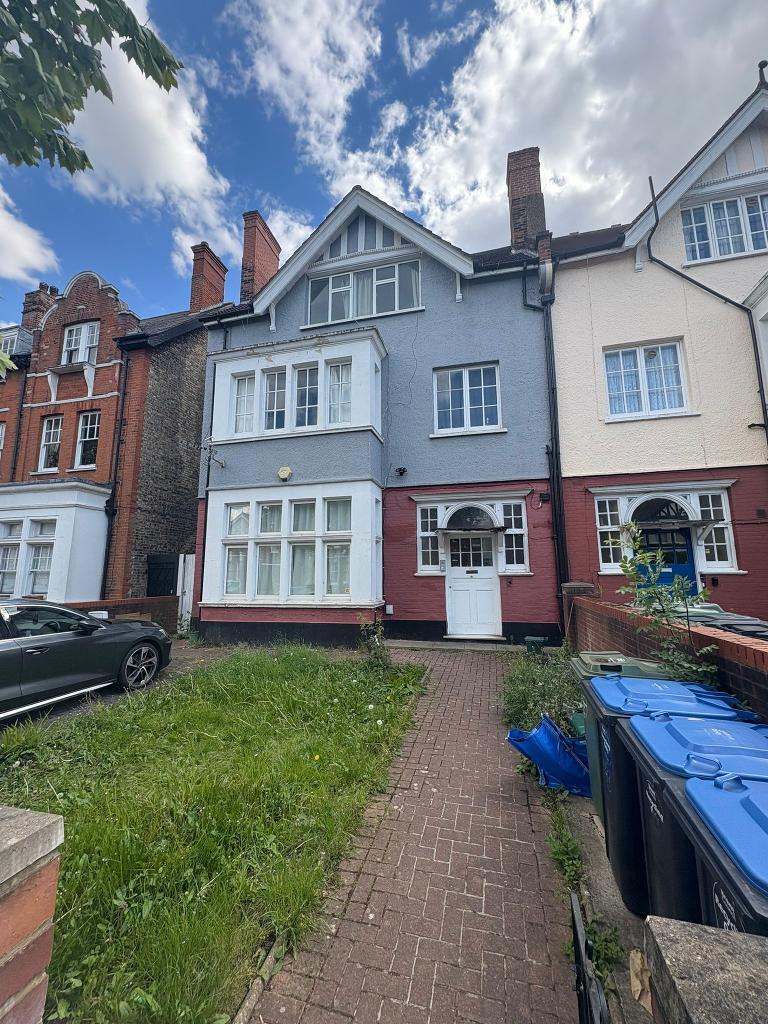 3 bed 1st Floor Flat for rent in Willesden. From Prime Land Property - London