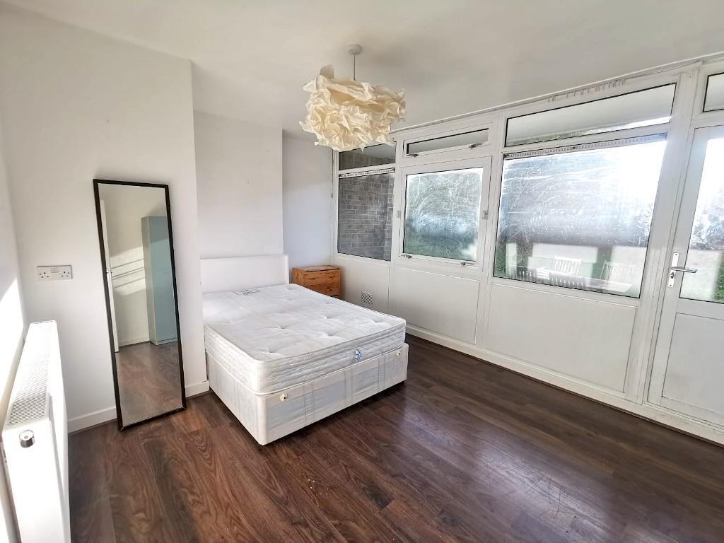 4 bed Annexe for rent in Stepney. From Prime Land Property - London