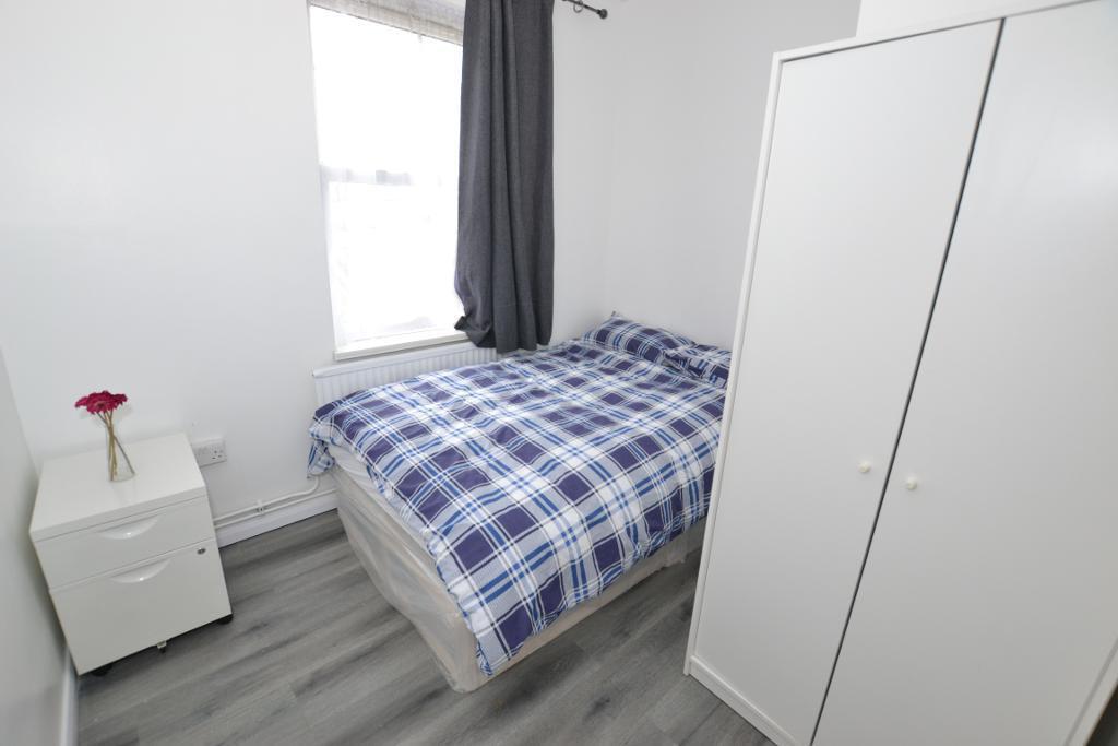 1 bed Flat Share for rent in Bethnal Green. From Prime Land Property - London
