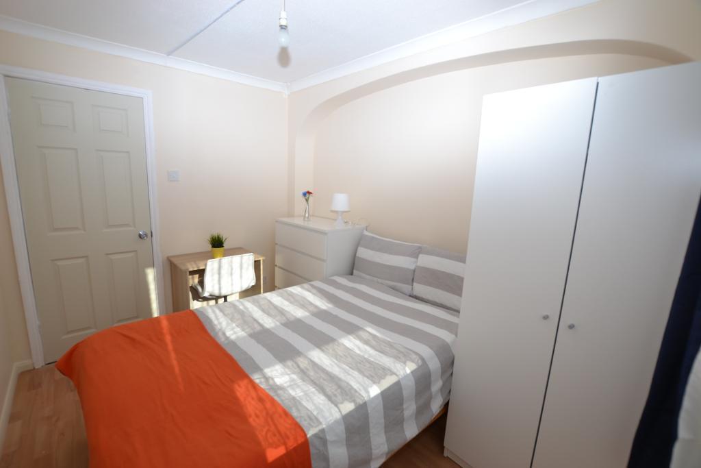 1 bed Flat Share for rent in Stepney. From Prime Land Property - London 1 bed Flat Share for rent in Stepney. From Prime Land Property - London