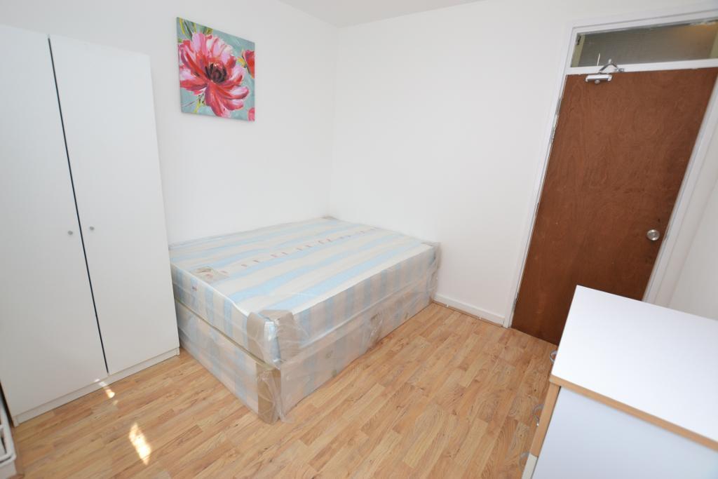 1 bed Flat Share for rent in Poplar. From Prime Land Property - London 1 bed Flat Share for rent in Poplar. From Prime Land Property - London