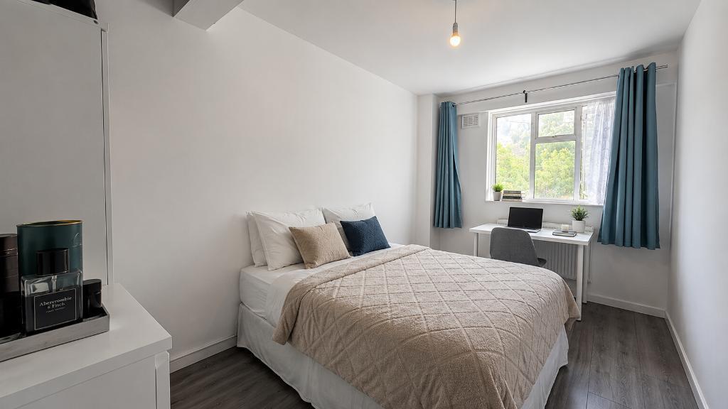 2 bed 1st Floor Flat for rent in Stepney. From Prime Land Property - London