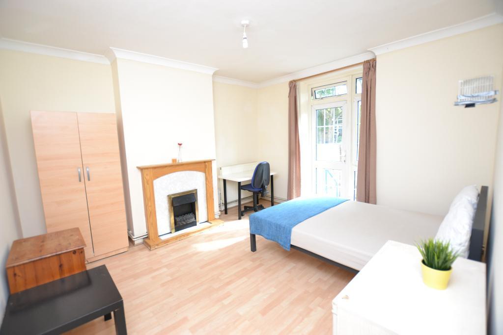 5 bed 1st Floor Flat for rent in Poplar. From Prime Land Property - London 5 bed 1st Floor Flat for rent in Poplar. From Prime Land Property - London