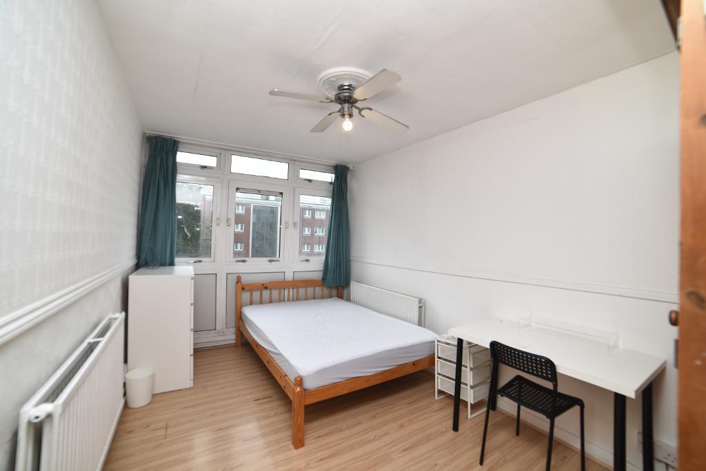 4 bed 1st Floor Flat for rent in Stepney. From Prime Land Property - London 4 bed 1st Floor Flat for rent in Stepney. From Prime Land Property - London