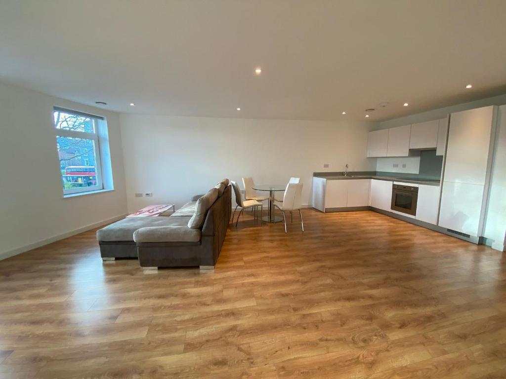 2 bed 1st Floor Flat for rent in Woolwich. From Prime Land Property - London