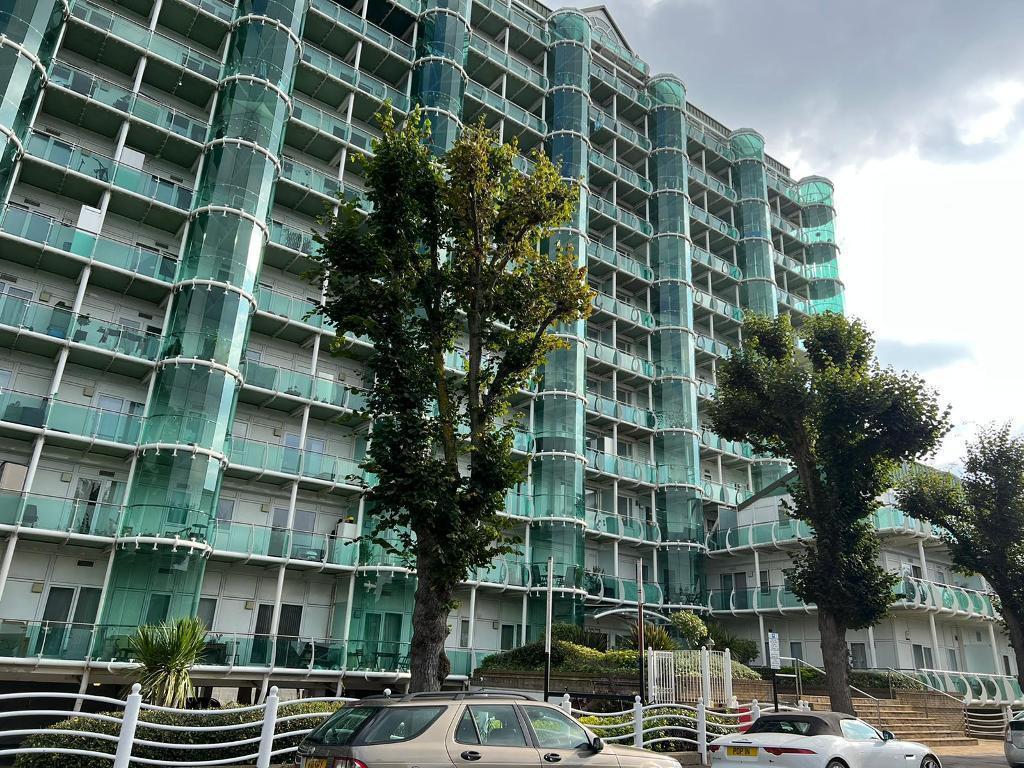5 bed 1st Floor Flat for rent in Crews Hill. From Prime Land Property - London 5 bed 1st Floor Flat for rent in Crews Hill. From Prime Land Property - London