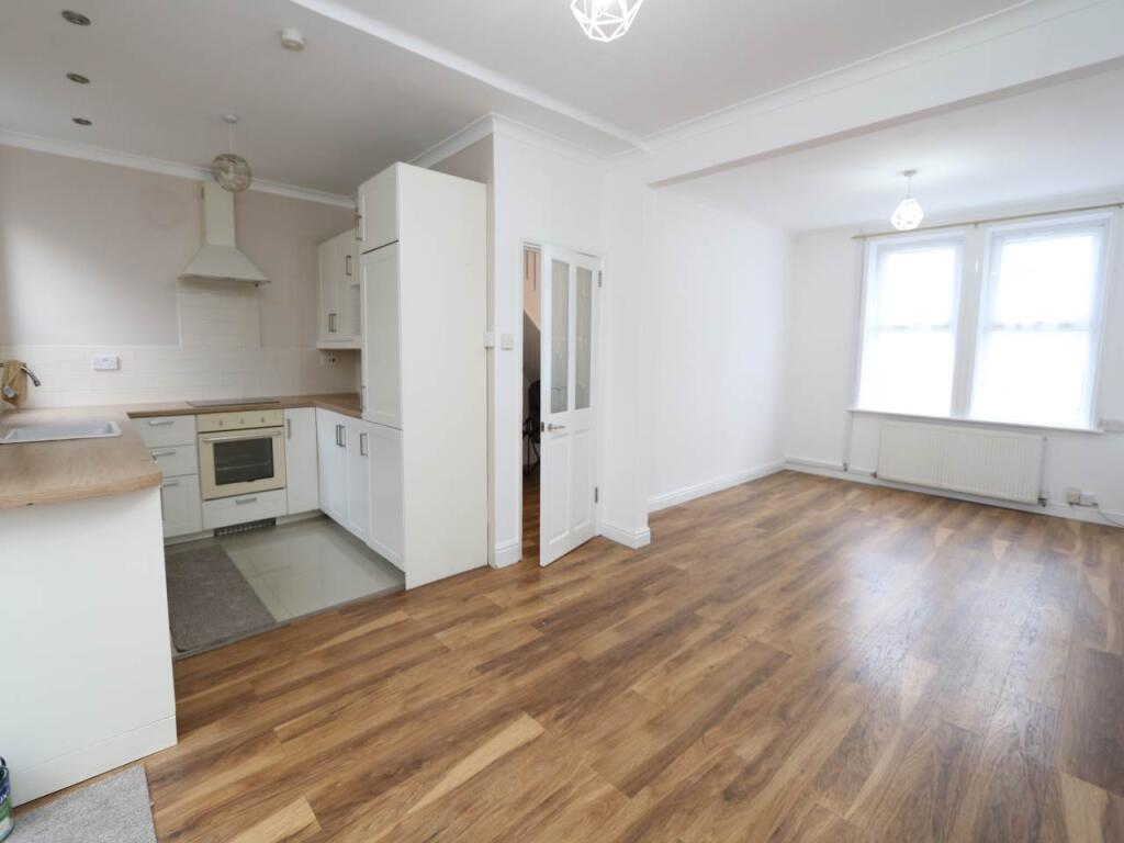 3 bed Detached for rent in Porthceri. From Chris Davies Estate Agents - Rhoose