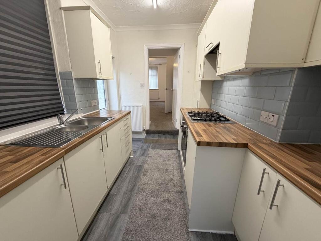 2 bed Mid Terraced House for rent in Barry. From Chris Davies Estate Agents - Rhoose