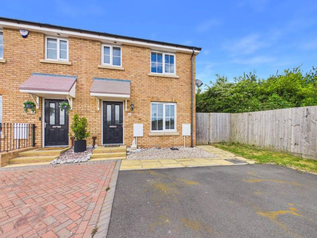 3 bed Detached for rent in Rhoose. From Chris Davies Estate Agents - Rhoose