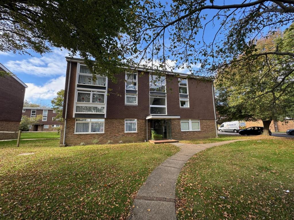 2 bed 1st Floor Flat for rent in Worthing. From Mark Oliver Estate Agency - Ferring