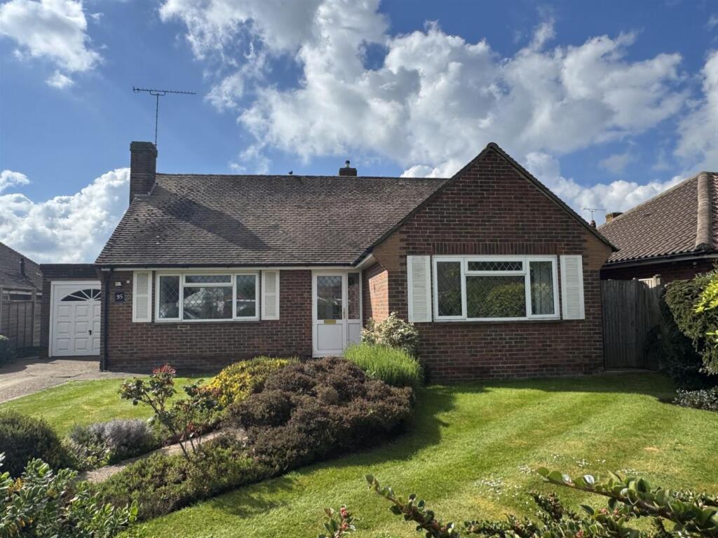 2 bed Detached bungalow for rent in Worthing. From Mark Oliver Estate Agency - Ferring 2 bed Detached bungalow for rent in Worthing. From Mark Oliver Estate Agency - Ferring