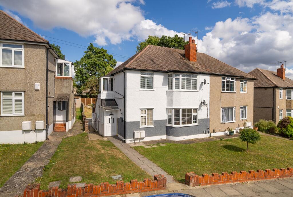 2 bed Annexe for rent in Orpington. From Kenton - Orpington