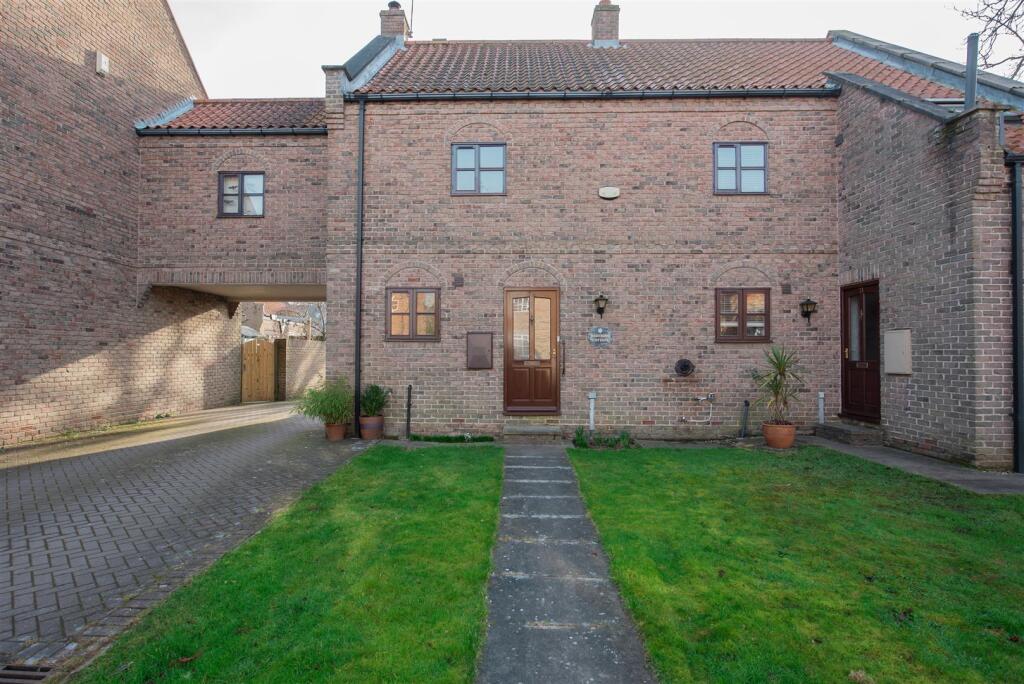 2 bed Mid Terraced House for rent in Cawood. From Quantum Estate Agents - York