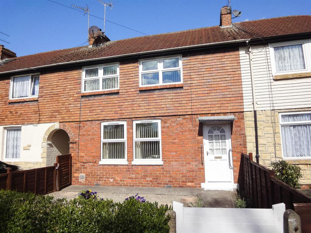 4 bed Mid Terraced House for rent in Osbaldwick. From Quantum Estate Agents - York