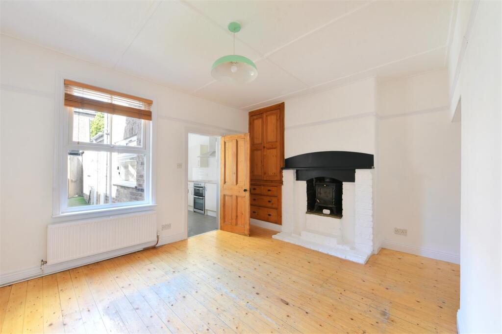 3 bed Mid Terraced House for rent in Knapton. From Quantum Estate Agents - York